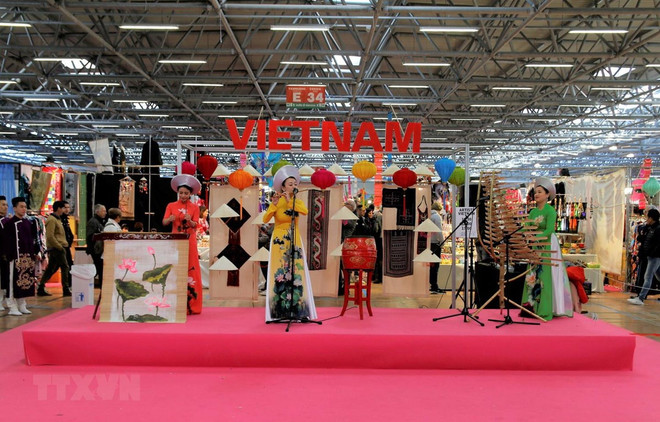 Impresiona la cultura vietnamita en el Festival de Oriente en Italia ảnh 1 Impresiona la cultura vietnamita en el Festival de Oriente en Italia ảnh 1
