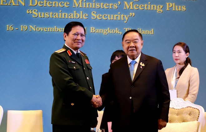 Sostiene ministro de Defensa de Vietnam reuniones al margen de ADMM ảnh 1 Sostiene ministro de Defensa de Vietnam reuniones al margen de ADMM ảnh 1