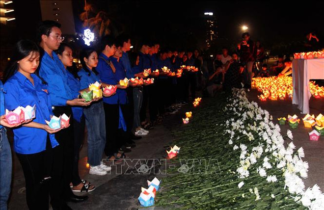 Realizan en Da Nang actividades en recordación de los muertos por accidentes de tráfico ảnh 1 Realizan en Da Nang actividades en recordación de los muertos por accidentes de tráfico ảnh 1