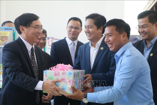Ayuda Vietnam a fomentar hábitos de lectura en Camboya ảnh 1 Ayuda Vietnam a fomentar hábitos de lectura en Camboya ảnh 1