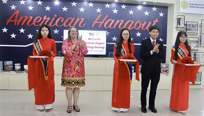 Inauguran proyecto estadounidense de aprendizaje interactivo en provincia vietnamita de An Giang ảnh 1 Inauguran proyecto estadounidense de aprendizaje interactivo en provincia vietnamita de An Giang ảnh 1