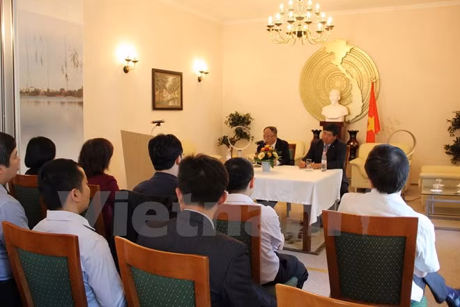 Efectúan coloquio sobre presidente Ho Chi Minh en Alemania ảnh 1 Efectúan coloquio sobre presidente Ho Chi Minh en Alemania ảnh 1