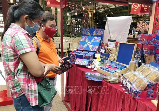 Recobra dinamismo mercado de pastel de luna en Ciudad Ho Chi Minh ảnh 2