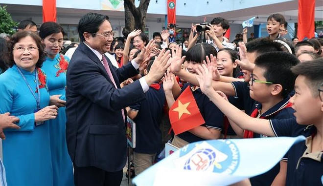 Primer Ministro de Vietnam pide garantizar el desarrollo de alumnos ảnh 3 Primer Ministro de Vietnam pide garantizar el desarrollo de alumnos ảnh 3
