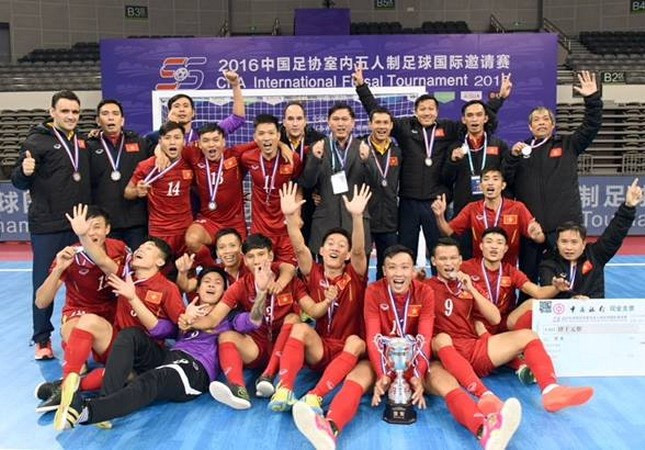 Vietnam gana plata en torneo internacional de fútbol sala en China ảnh 1 Vietnam gana plata en torneo internacional de fútbol sala en China ảnh 1