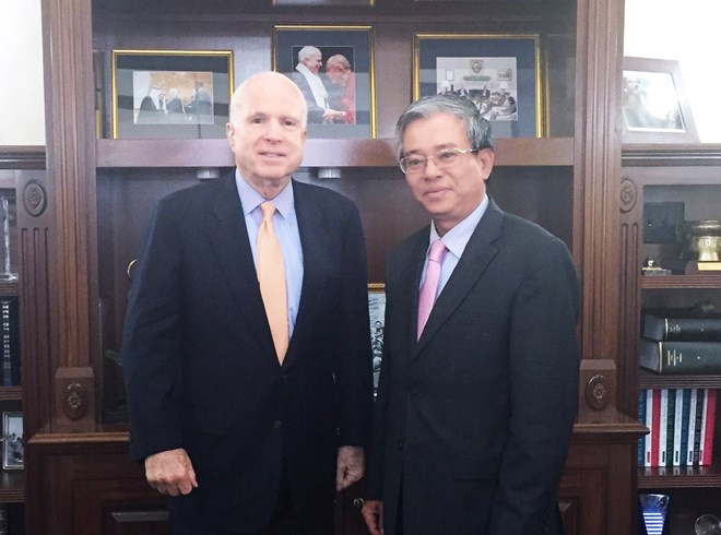 Embajador de Vietnam en EE.UU. se reúne con John McCain ảnh 1