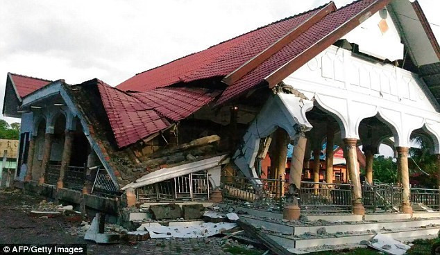 Terremoto en Indonesia deja al menos 52 muertos y cientos de heridos ảnh 1 Terremoto en Indonesia deja al menos 52 muertos y cientos de heridos ảnh 1