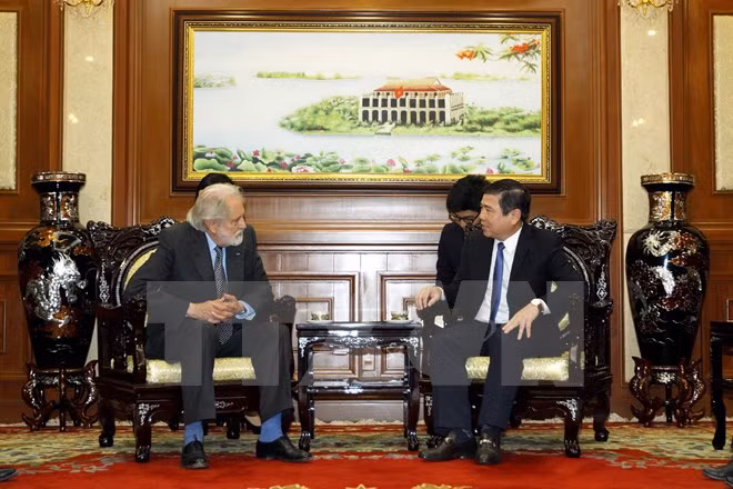 Ciudad Ho Chi Minh llama a inversiones británicas en infraestructura de tránsito ảnh 1