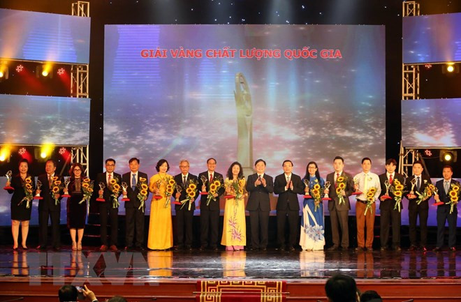 Entregan a 73 empresas Premio de Calidad Nacional de Vietnam ảnh 1 Entregan a 73 empresas Premio de Calidad Nacional de Vietnam ảnh 1