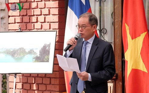 Vietnamitas en ultramar celebran actividades por 43 años de Reunificación nacional ảnh 1 Vietnamitas en ultramar celebran actividades por 43 años de Reunificación nacional ảnh 1