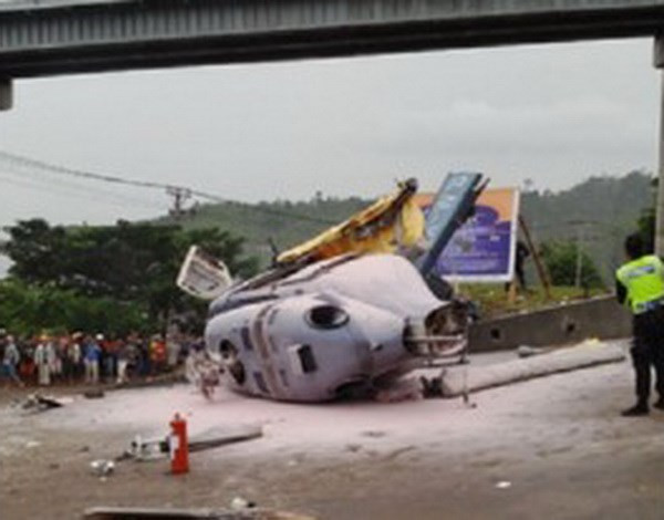  Accidente de helicóptero deja un muerto y nueve heridos en Indonesia ảnh 1