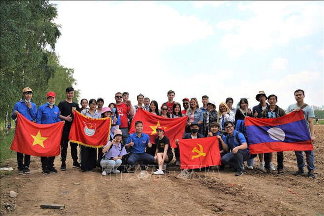 Estudiantes vietnamitas participan en sábados comunistas en Rusia ảnh 1 Estudiantes vietnamitas participan en sábados comunistas en Rusia ảnh 1