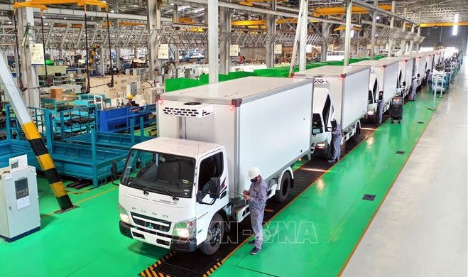 THACO dona camiones especializados para transporte de vacunas y vacunación móvil ảnh 1 THACO dona camiones especializados para transporte de vacunas y vacunación móvil ảnh 1