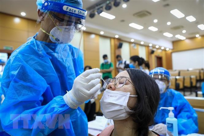 Miles de trabajadores de salud se unen con Ciudad Ho Chi Minh contra el COVID-19 ảnh 1 Miles de trabajadores de salud se unen con Ciudad Ho Chi Minh contra el COVID-19 ảnh 1