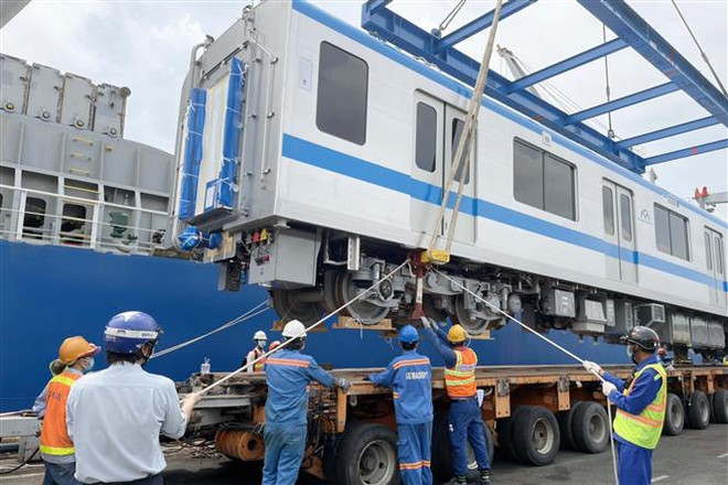 Llegan a Ciudad Ho Chi Minh otros dos trenes para línea 1 del metro ảnh 1 Llegan a Ciudad Ho Chi Minh otros dos trenes para línea 1 del metro ảnh 1