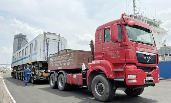 Llegan a Ciudad Ho Chi Minh otros dos trenes para línea 1 del metro ảnh 2 Llegan a Ciudad Ho Chi Minh otros dos trenes para línea 1 del metro ảnh 2