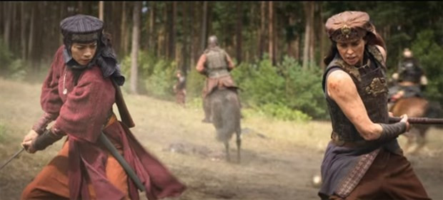 Estrella de cine vietnamita actuará en secuela de película The Old Guard de Neflix ảnh 1 Estrella de cine vietnamita actuará en secuela de película The Old Guard de Neflix ảnh 1