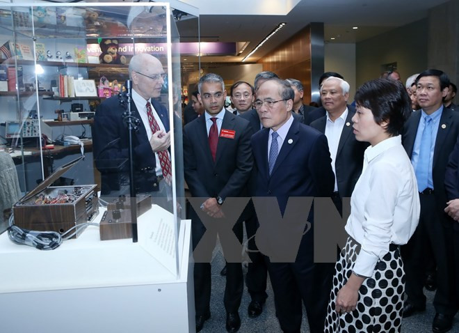 Presidente parlamentario vietnamita continúa agenda de visita en EE.UU ảnh 1 Presidente parlamentario vietnamita continúa agenda de visita en EE.UU ảnh 1