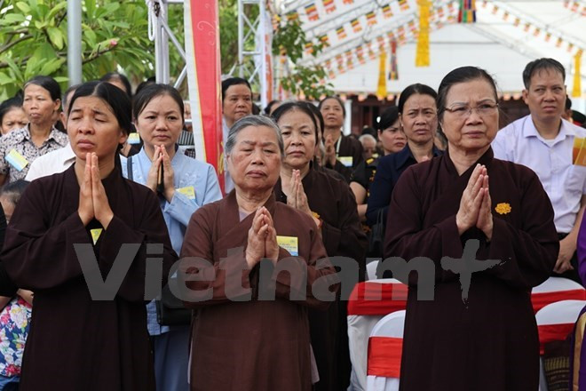 Celebran ceremonia religiosa en Vietnam por fallecidos en accidentes de tránsito ảnh 1