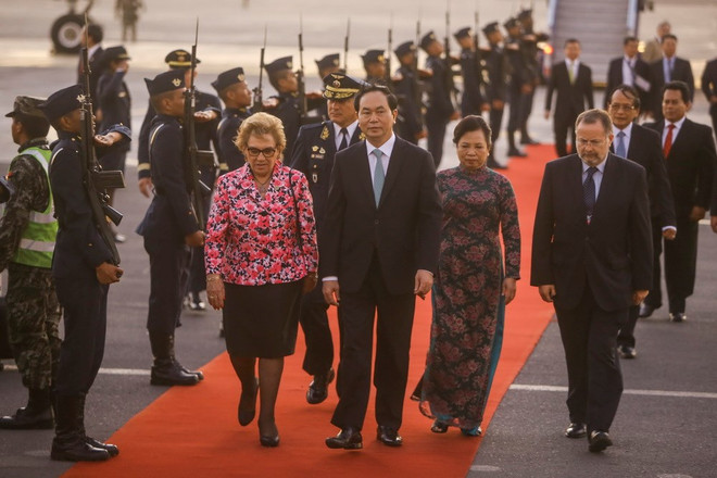 [Foto] Presidente de Vietnam llega a Perú para la Cumbre de APEC ảnh 7