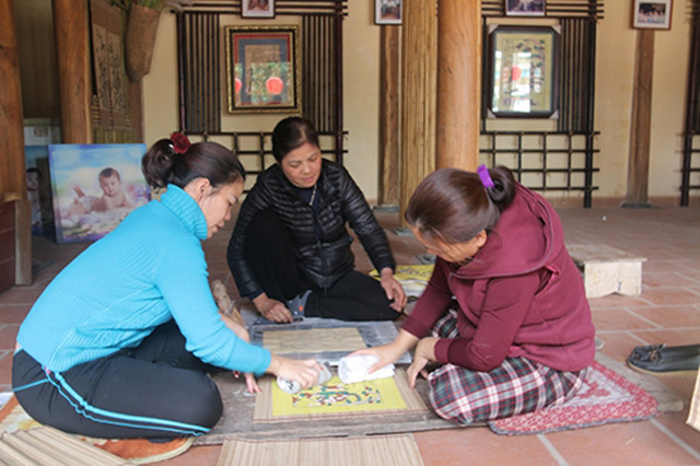 Resalta en Año Nuevo Lunar 2019 en Vietnam la imagen del cerdo en pinturas folclóricas ảnh 1 Resalta en Año Nuevo Lunar 2019 en Vietnam la imagen del cerdo en pinturas folclóricas ảnh 1