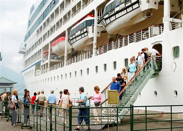 Llegaron a Thua Thien Hue primeros turistas internacionales por ruta marítima de 2019 ảnh 1