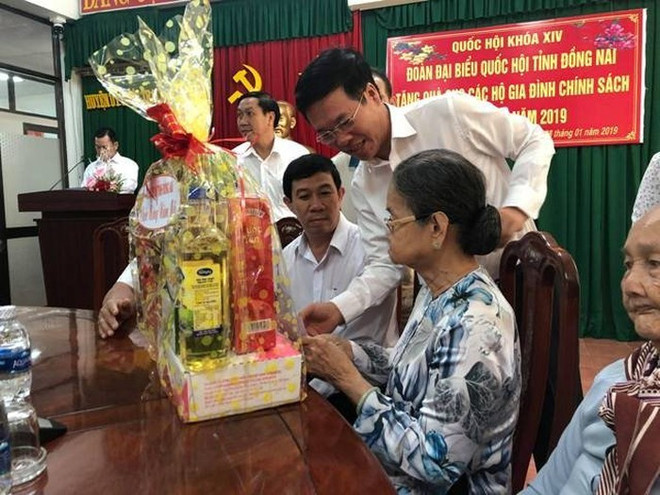 Visitan dirigentes de Vietnam a familias beneficiadas con políticas preferenciales del Estado ảnh 1 Visitan dirigentes de Vietnam a familias beneficiadas con políticas preferenciales del Estado ảnh 1
