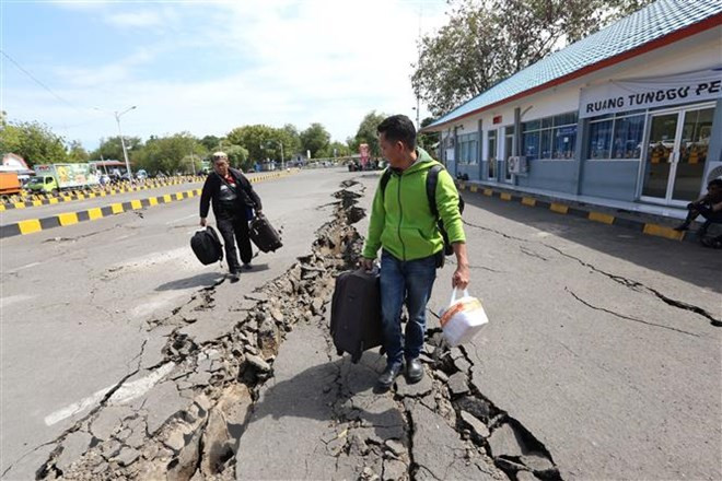 Terremoto de 6,2 grados sacude provincia indonesia de Molucas ảnh 1 Terremoto de 6,2 grados sacude provincia indonesia de Molucas ảnh 1