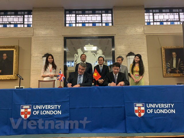 Firman Vietnam y Reino Unido decenas de documentos de cooperación educativa ảnh 1 Firman Vietnam y Reino Unido decenas de documentos de cooperación educativa ảnh 1