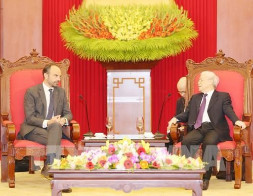 Máximo dirigente de Vietnam recibe al primer ministro francés ảnh 1 Máximo dirigente de Vietnam recibe al primer ministro francés ảnh 1