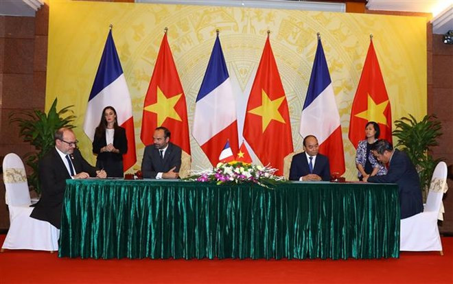 Vietnam y Francia resaltan determinación para promover vínculos ảnh 1 Vietnam y Francia resaltan determinación para promover vínculos ảnh 1