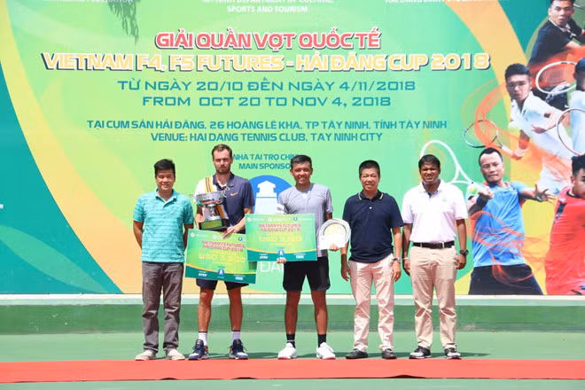 Raquistista ruso se proclamó campeón de torneo internacional de tenis en Vietnam ảnh 1