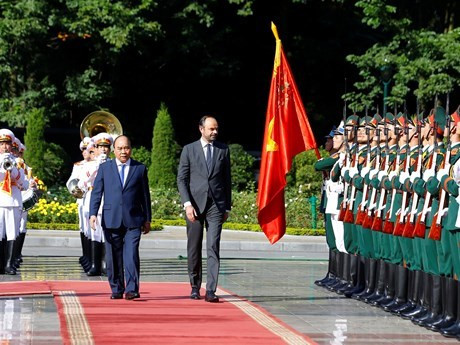 Prensa francesa acapara visita del premier Edouard Philippe a Vietnam ảnh 1