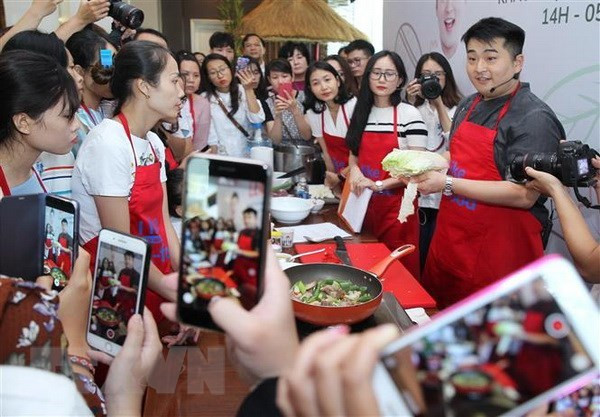 Famoso chef surcoreano presenta culinaria en Vietnam ảnh 1 Famoso chef surcoreano presenta culinaria en Vietnam ảnh 1