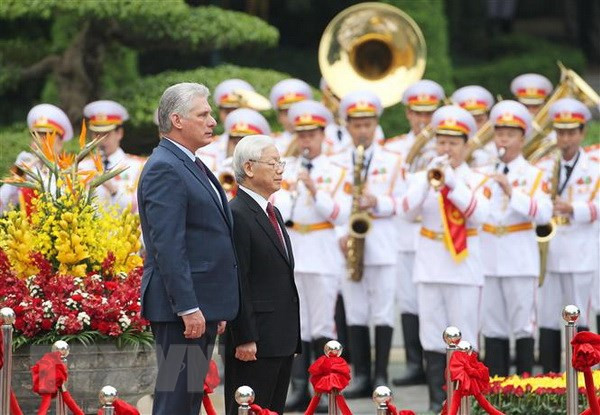 Máximo dirigente político de Vietnam recibe a presidente cubano ảnh 1 Máximo dirigente político de Vietnam recibe a presidente cubano ảnh 1
