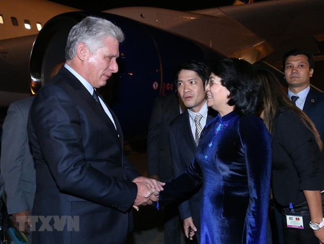 Presidente de Cuba inicia visita oficial a Vietnam ảnh 1 Presidente de Cuba inicia visita oficial a Vietnam ảnh 1