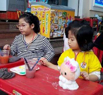 Colorear y divertirse, una opción para los niños de Hanoi ảnh 8