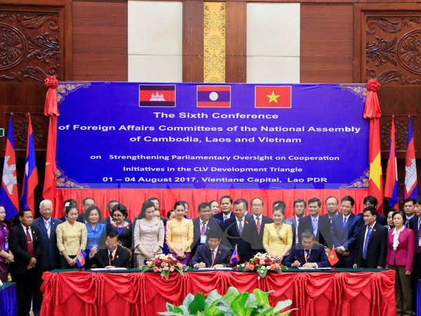 Comisiones parlamentarias de Camboya, Laos y Vietnam impulsan iniciativas de desarrollo ảnh 1  Comisiones parlamentarias de Camboya, Laos y Vietnam impulsan iniciativas de desarrollo ảnh 1
