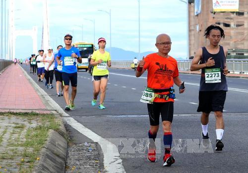 Cinco mil corredores participan en Maratón Internacional Da Nang 2017 ảnh 1 Cinco mil corredores participan en Maratón Internacional Da Nang 2017 ảnh 1