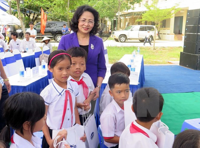 Instan a provincia vietnamita a mayor apoyo a personas con méritos revolucionarios ảnh 1  Instan a provincia vietnamita a mayor apoyo a personas con méritos revolucionarios ảnh 1