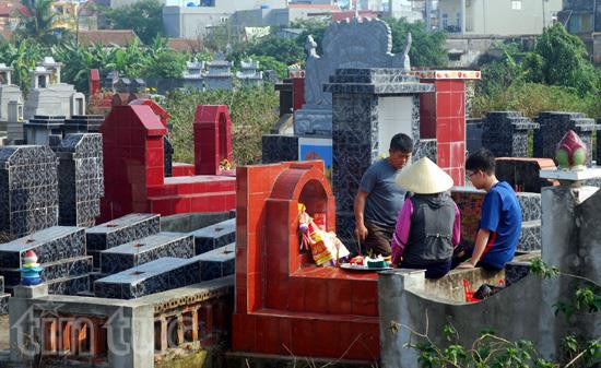 Tributo a ancestros, hermosa tradición vietnamita ảnh 1