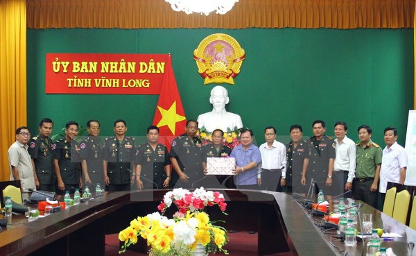 Felicitan funcionarios camboyanos a provincia de Vietnam con motivo del Tet ảnh 1 Felicitan funcionarios camboyanos a provincia de Vietnam con motivo del Tet ảnh 1
