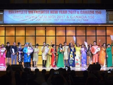 Celebran en Canadá Feria nocturna de invierno en saludo al Año Nuevo Lunar ảnh 1 Celebran en Canadá Feria nocturna de invierno en saludo al Año Nuevo Lunar ảnh 1