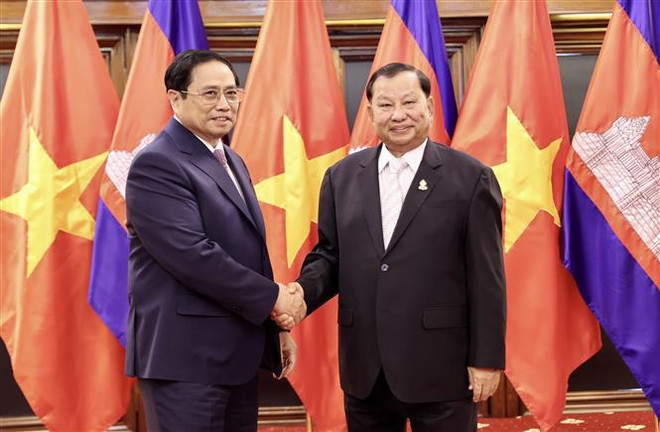 Premier vietnamita se reúne con presidente de Senado de Camboya ảnh 1 Premier vietnamita se reúne con presidente de Senado de Camboya ảnh 1