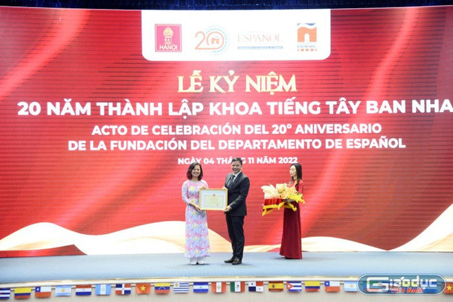Departamento de Español de Universidad de Hanoi y su remarcable 20º aniversario de fundación ảnh 1 Departamento de Español de Universidad de Hanoi y su remarcable 20º aniversario de fundación ảnh 1