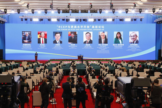 Vicepremier vietnamita asiste al foro “RCEP impulsa la apertura de alto nivel” en China ảnh 1 Vicepremier vietnamita asiste al foro “RCEP impulsa la apertura de alto nivel” en China ảnh 1