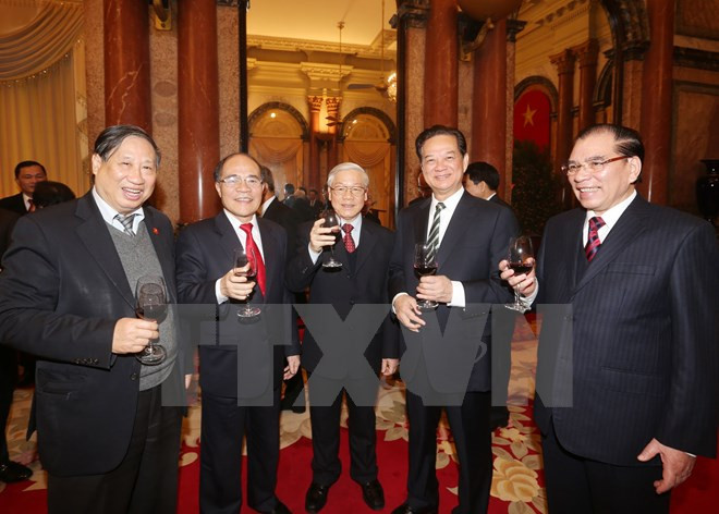 Líder partidista felicita a exdirigentes y veteranos en ocasión de Año Nuevo Lunar ảnh 1 Líder partidista felicita a exdirigentes y veteranos en ocasión de Año Nuevo Lunar ảnh 1