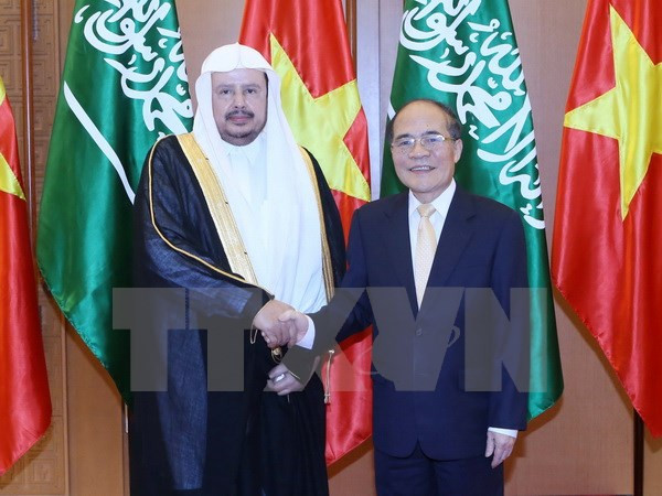 Alto funcionario de Arabia Saudita concluye visita a Vietnam ảnh 1 Alto funcionario de Arabia Saudita concluye visita a Vietnam ảnh 1