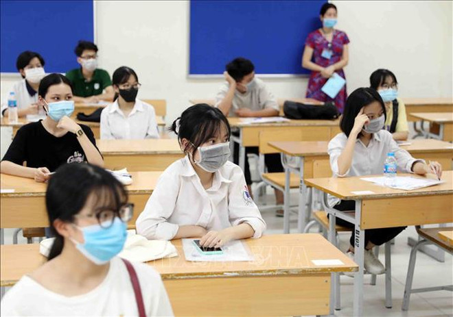 Miles de estudiantes se inscriben para segundo examen de bachillerato en Vietnam ảnh 1