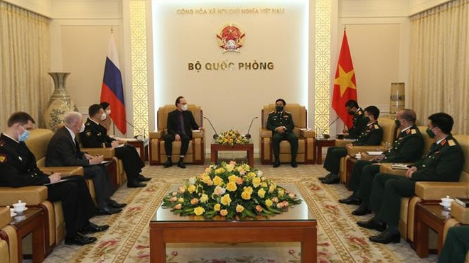 Ministro de Defensa de Vietnam recibe al embajador de Rusia ảnh 1 Ministro de Defensa de Vietnam recibe al embajador de Rusia ảnh 1